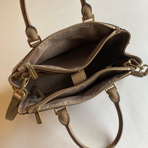 Michael Kors Cream Crossgrain Leather Tote - Picture 15 of 16